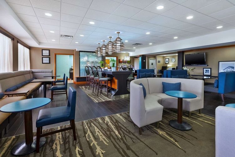 Hampton Inn Marysville Lobby